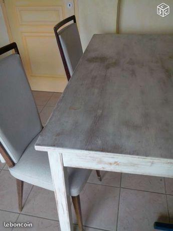 Table cerusée + 2 chaises