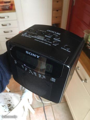 Radioréveil Sony Digicube 1992