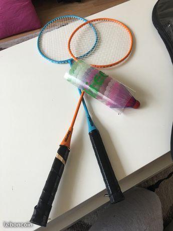 2 raquettes de badminton avec volant