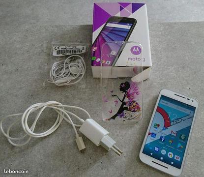 Motorola G3 blanc 8go excellent état + accessoires