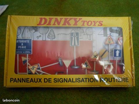 Coffret de panneaux Dinky Atlas