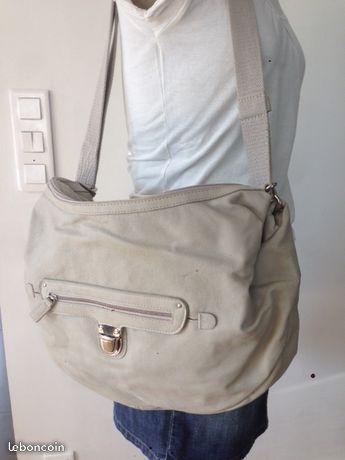 Sac à main Benetton en simili cuir beige