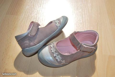 Chaussures ballerines babies fille en TBE