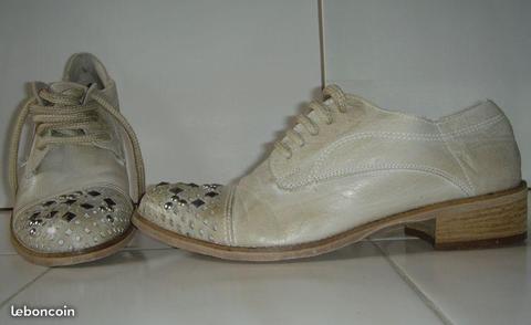Chaussures Derby lacets cuir crème beige clous 37