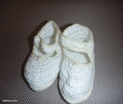 Petits chaussons en crochet 0 / 6 mois Neufs