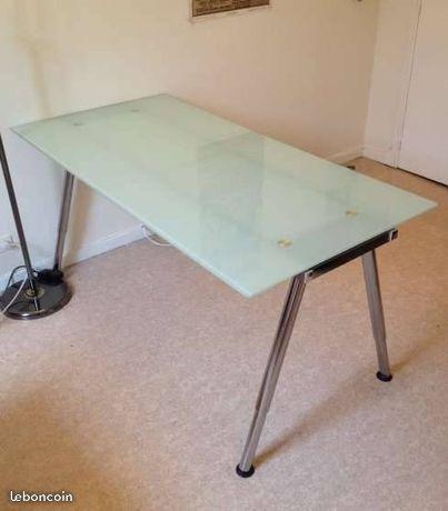 Table de bureau IKEA en verre trempé