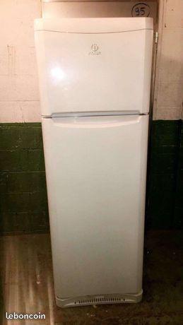 Réfrigérateur congélateur combiné INDESIT