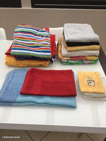 Lot de serviettes, tapis de bain