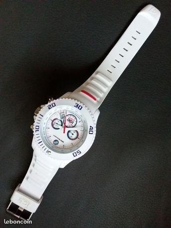 Montre BMW blanche