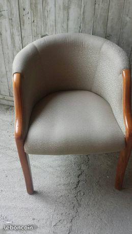 paire de fauteuils contemporains style crapaud