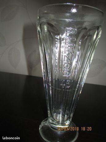 Ancien verre pernod 45