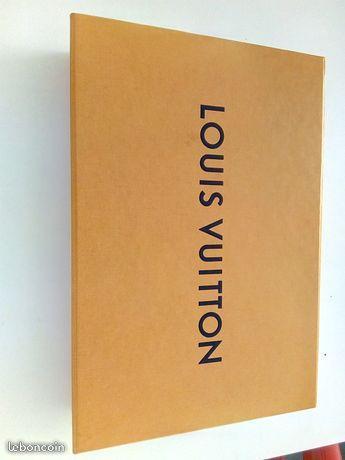 Boîte Louis Vuitton 31x21x6cm d'épaisseur