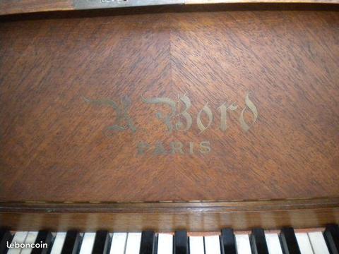 Piano droit BORD