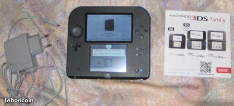 2 DS Nintendo 2DS neuf + chargeur + 1 jeu