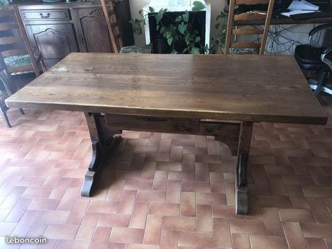 Table à manger en bois massif