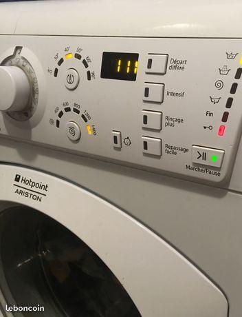 Machine à laver Hotpoint Ariston à débattre