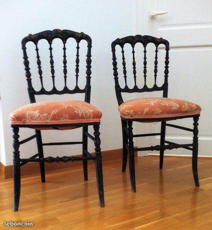 Paire de chaises anciennes