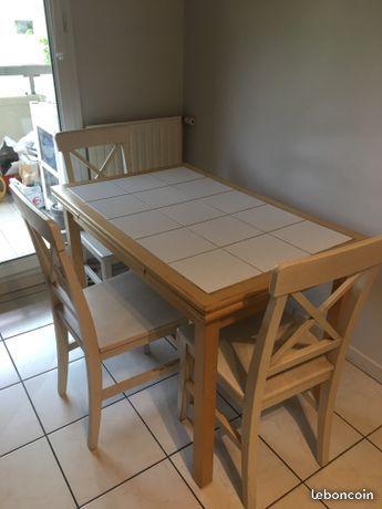 Ensemble table cuisine et chaises