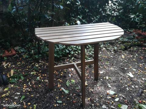 Table pour jardin ou terrasse (en bois)
