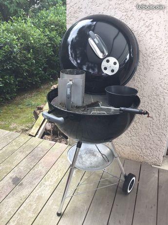 Barbecue Weber 57cm + cheminée