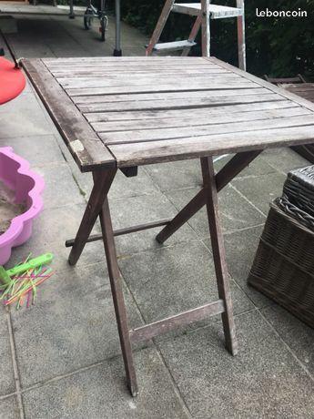 2 petites tables jardin pliantes en bois