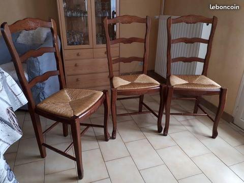 3 chaises en bois