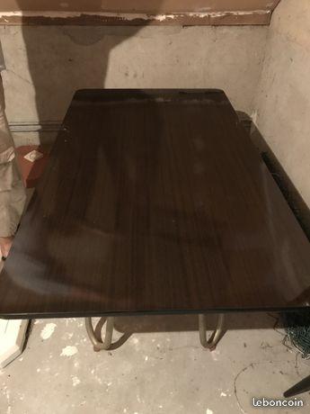 Grande table en Formica marron noir - écureuil