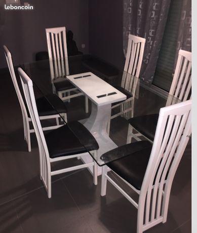 Table en verre + 6 chaises