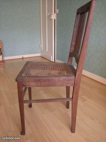 1 chaise ancienne à restaurer