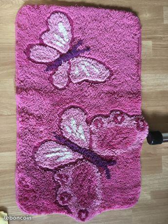 Tapis de salle de bain motif papillons