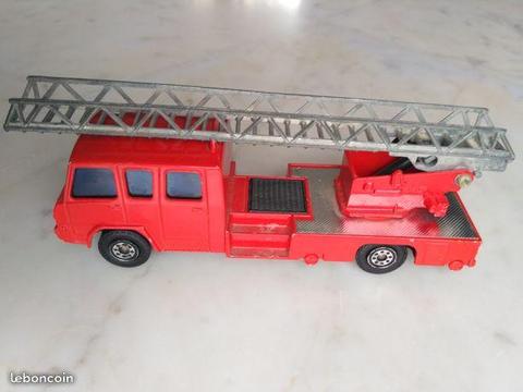 Véhicule sapeur pompier Solido Berliet 770 KE