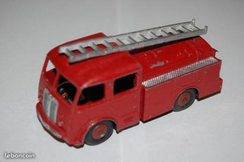 Dinky Toys Berliet 1er Secours Pompier 1/43