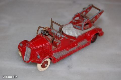 Dinky Toys DELAHAYE Pompier 1/43