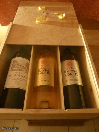 Coffret en bois avec 3 vins de Bordeaux