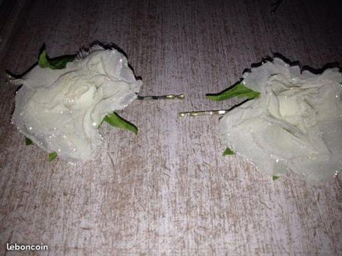 Barrettes fleur blanche