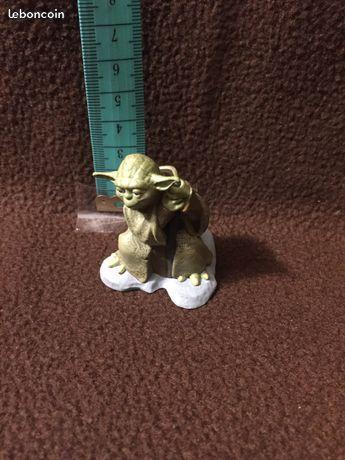Figurine Star Wars Yoda Disney Lucasfilm