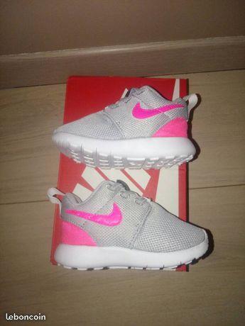 Baskets Nike taille 19,5