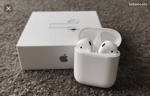 AIRPODS apple