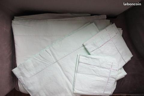 2 grands draps + 2 taies (en coton, couleur vert)