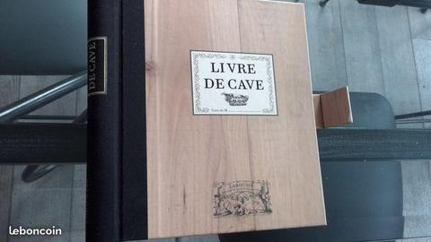 Livre de cave Larousse