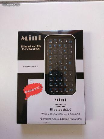 Mini clavier bluetooth idéal pour tablettes - Neuf