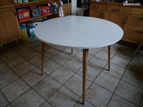 Table ronde 4 places style scandinave