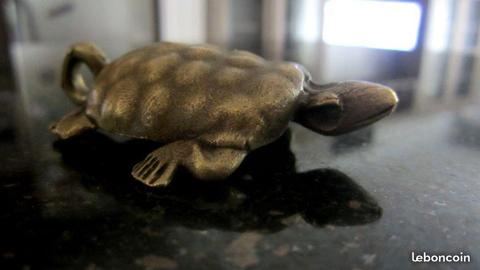Petite tortue en laiton à poser ou à porter