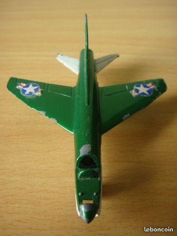 Matchbox - avion Corsair A7D