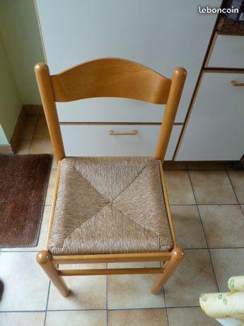 Chaise en bois de hêtre