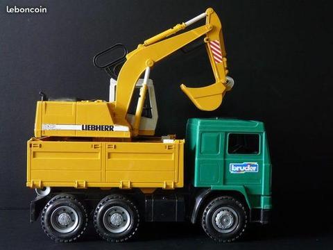 Pelleteuse LIEBHERR 912 + Camion Mercedes Bruder