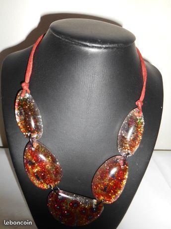 Collier fantaisie tons orange