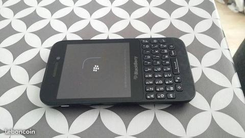 Blackberry Q5 Tactile / Caméra face et frontal