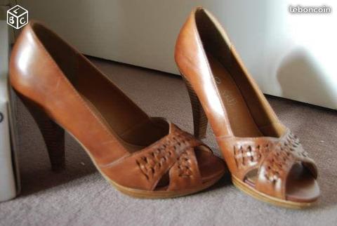 Chaussures escarpins Neufs ALDO Taille 38