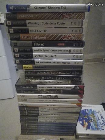 Lots de 30 jeux video psp/ps1/ps3/ps4/game cube/DC